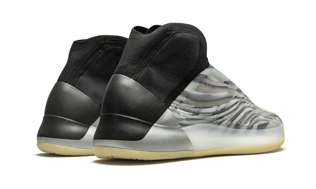 Overkicks - YZY QNTM BSKTBL (Performance Basketball Model) (FZ4362) - par completo