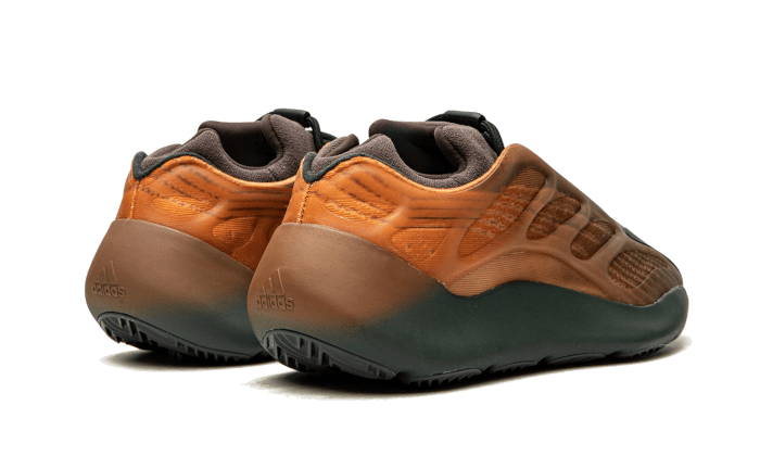 Overkicks - Yeezy 700 V3 Copper Fade (GY4109) - par completo