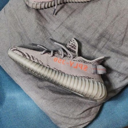 Overkicks - Yeezy Boost 350 V2 Beluga 2.0 (AH2203) - detalle talon