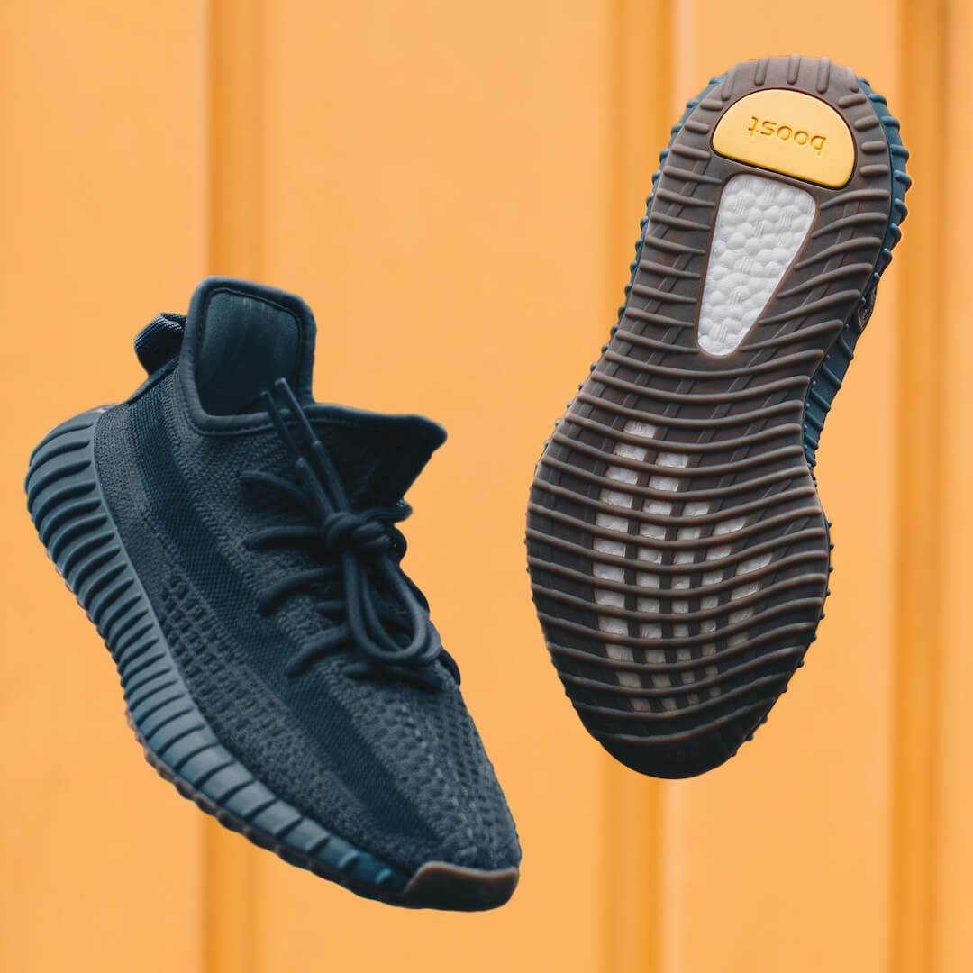Overkicks - Yeezy Boost 350 V2 Cinder (FY2903) - detalle lateral interior