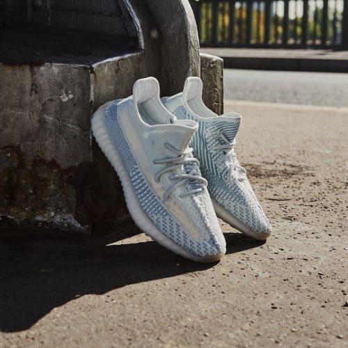 Overkicks - Yeezy Boost 350 V2 Cloud White (Non-Reflective) (FW3043) - detalle talon