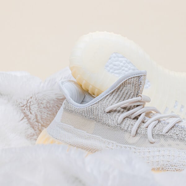 Overkicks - Yeezy Boost 350 V2 Natural (FZ5246) - detalle suela