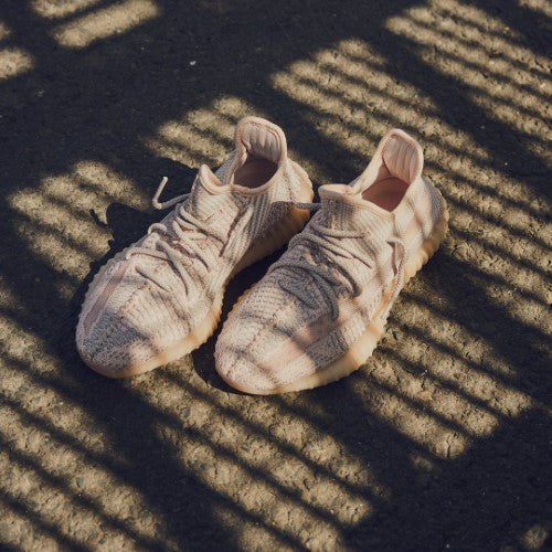 Overkicks - Yeezy Boost 350 V2 Synth (Non-Reflective) (FV5578) - detalle talon