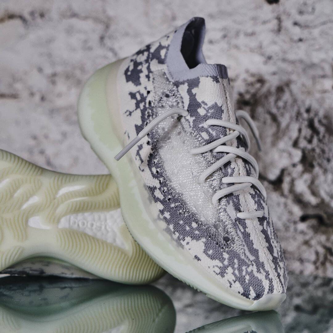 Overkicks - Yeezy Boost 380 Alien (FV3260) - vista superior