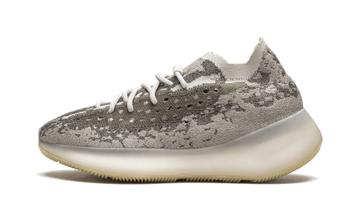 Overkicks - Yeezy Boost 380 Pyrite (GZ0473) - vista lateral
