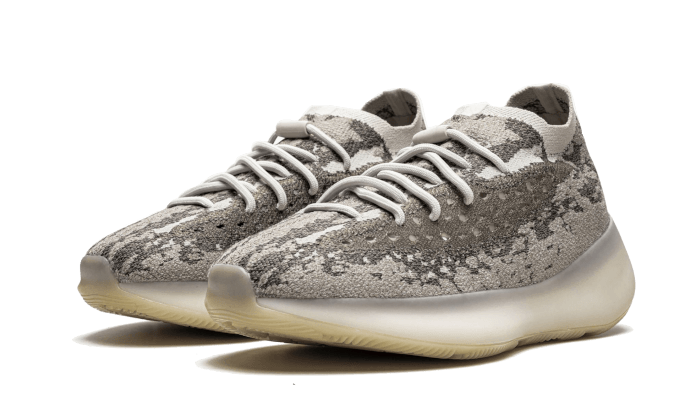 Overkicks - Yeezy Boost 380 Pyrite (GZ0473) - vista trasera