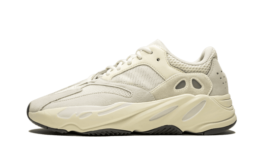 Overkicks - Yeezy Boost 700 Analog (EG7596) - vista lateral