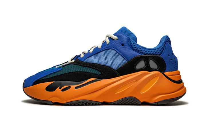 Overkicks - Yeezy Boost 700 Bright Blue (GZ0541) - vista lateral