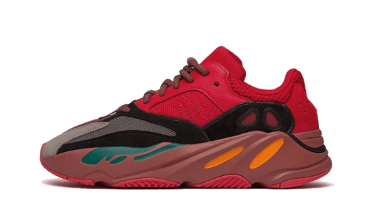 Overkicks - Yeezy Boost 700 Hi-Res Red (HQ6979) - vista lateral
