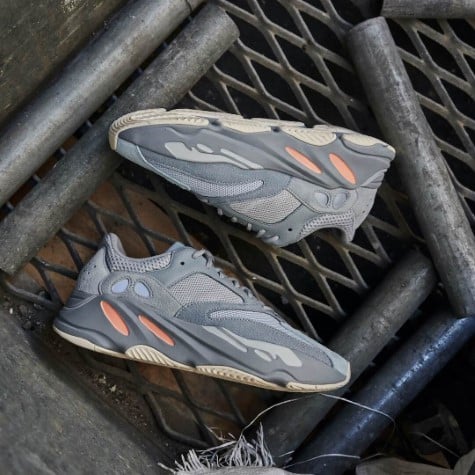 Overkicks - Yeezy Boost 700 Inertia (EG7597) - vista superior