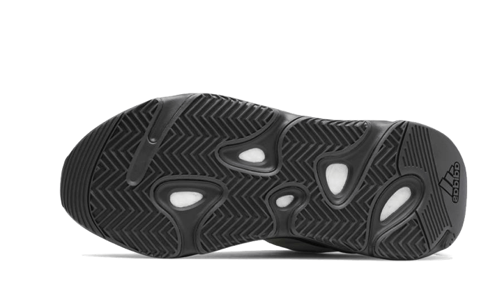 Overkicks - Yeezy Boost 700 MNVN Bone (FY3729) - par completo