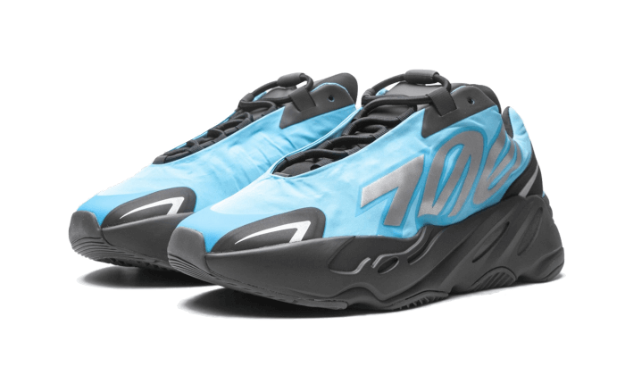 Overkicks - Yeezy Boost 700 MNVN Bright Cyan (GZ3079) - vista trasera