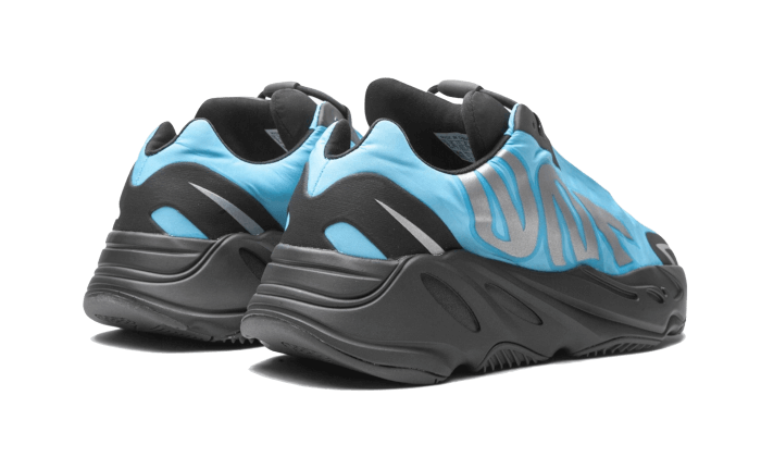 Overkicks - Yeezy Boost 700 MNVN Bright Cyan (GZ3079) - par completo