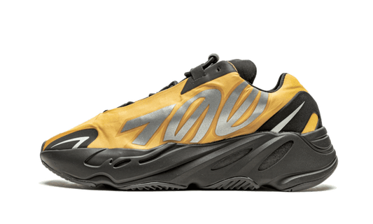 Overkicks - Yeezy Boost 700 MNVN Honey Flux (GZ0717) - vista lateral