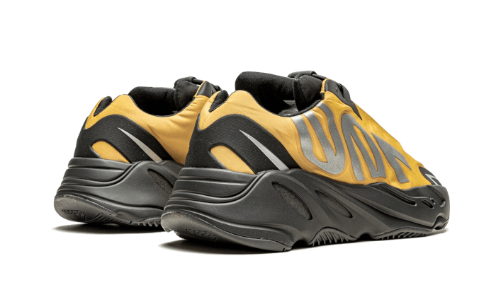 Overkicks - Yeezy Boost 700 MNVN Honey Flux (GZ0717) - par completo