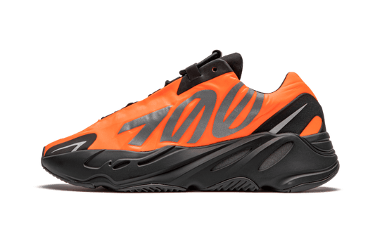 Overkicks - Yeezy Boost 700 MNVN Orange (FV3258) - vista lateral