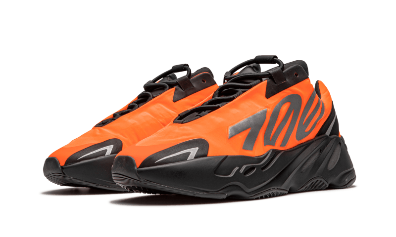 Overkicks - Yeezy Boost 700 MNVN Orange (FV3258) - vista trasera