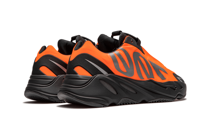 Overkicks - Yeezy Boost 700 MNVN Orange (FV3258) - par completo