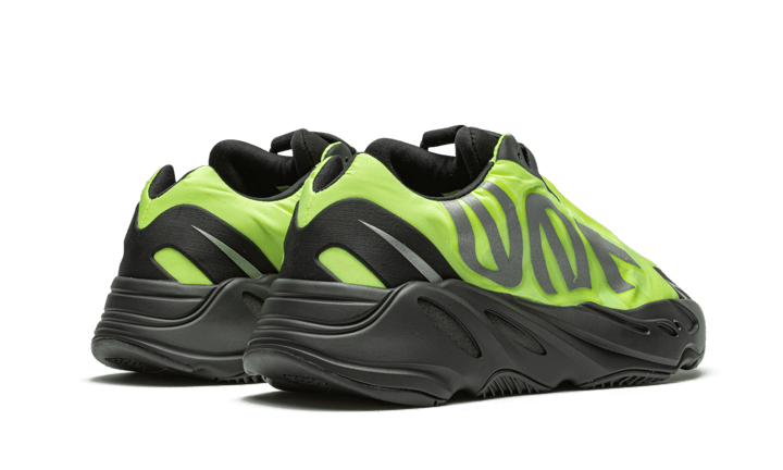 Overkicks - Yeezy Boost 700 MNVN Phosphor (FY3727) - par completo