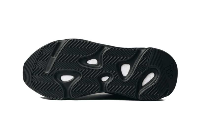 Overkicks - Yeezy Boost 700 MNVN Triple Black (FV4440) - detalle suela