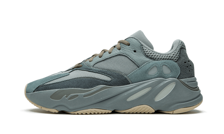Overkicks - Yeezy Boost 700 Teal Blue (FW2499) - vista lateral