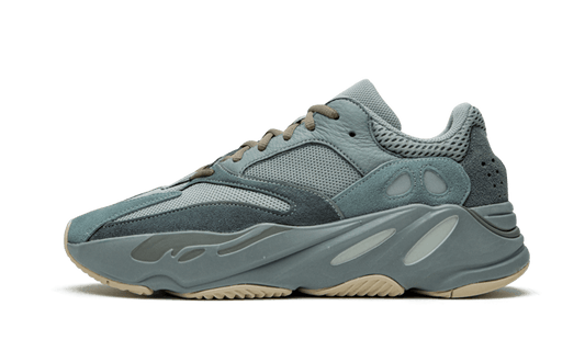 Overkicks - Yeezy Boost 700 Teal Blue (FW2499) - vista lateral