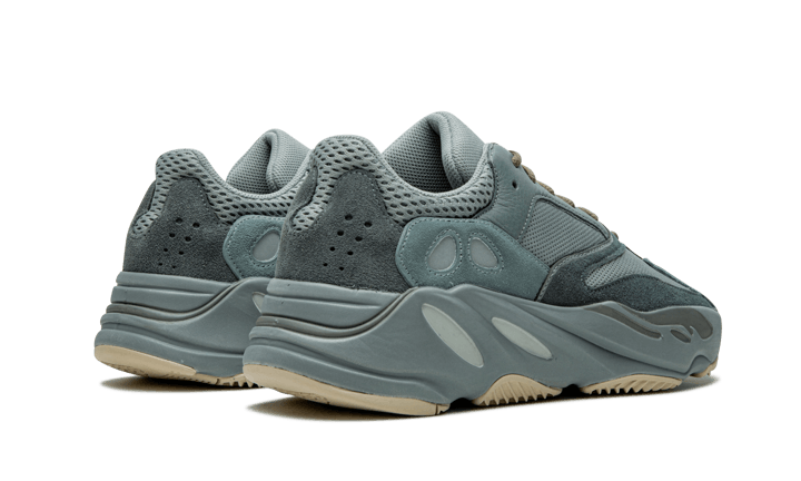 Overkicks - Yeezy Boost 700 Teal Blue (FW2499) - par completo