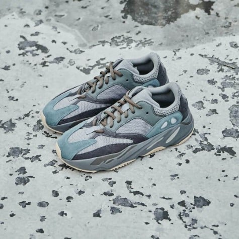 Overkicks - Yeezy Boost 700 Teal Blue (FW2499) - detalle lateral interior