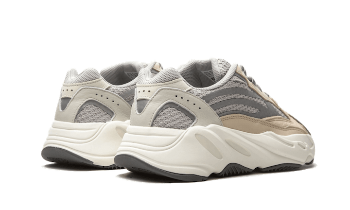 Overkicks - Yeezy Boost 700 V2 Cream (GY7924) - par completo