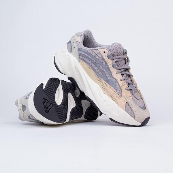 Overkicks - Yeezy Boost 700 V2 Cream (GY7924) - vista superior