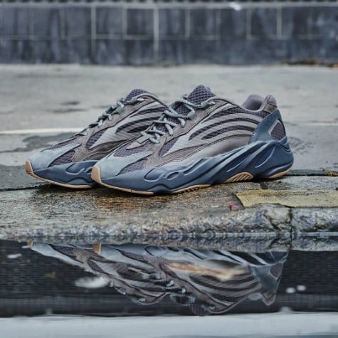 Overkicks - Yeezy Boost 700 V2 Geode (EG6860) - detalle lateral interior