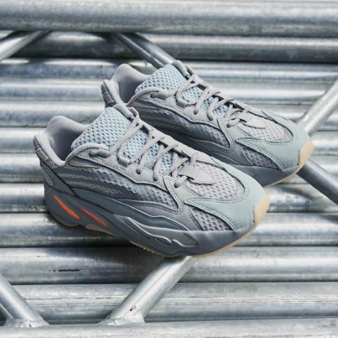 Overkicks - Yeezy Boost 700 V2 Inertia (FW2549) - vista superior