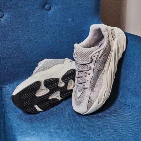 Overkicks - Yeezy Boost 700 V2 Static (EF2829) - vista superior