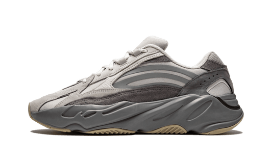 Overkicks - Yeezy Boost 700 V2 Tephra (FU7914) - vista lateral