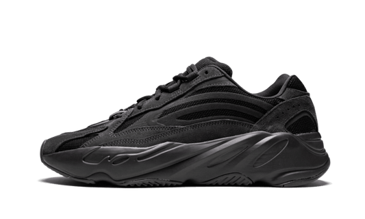 Overkicks - Yeezy Boost 700 V2 Vanta (FU6684) - vista lateral