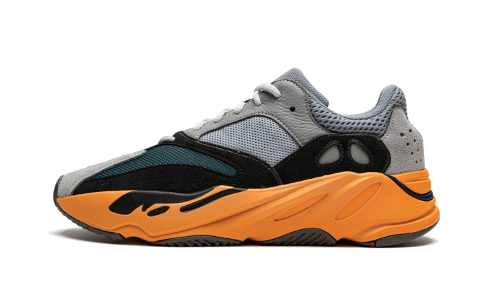 Overkicks - Yeezy Boost 700 Wash Orange (GW0296) - vista lateral