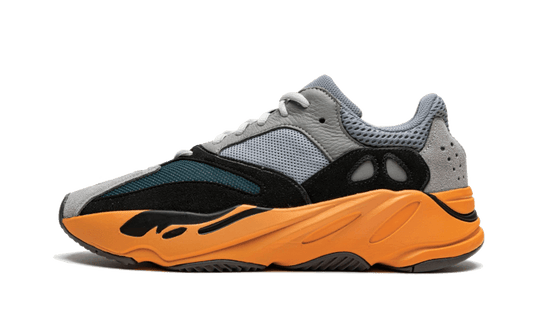 Overkicks - Yeezy Boost 700 Wash Orange (GW0296) - vista lateral