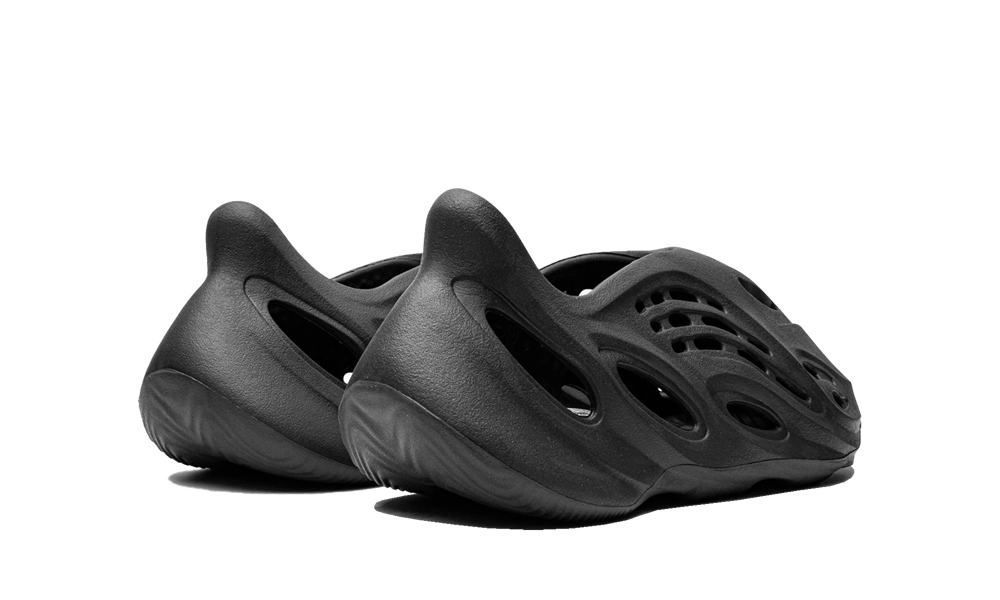Overkicks - Yeezy Foam RNR Onyx (HP8739) - par completo