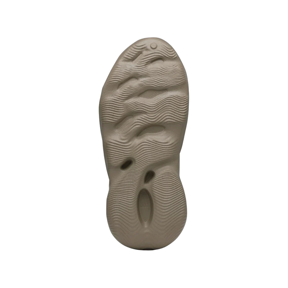 Overkicks - Yeezy Foam RNR Stone Taupe (ID4752) - vista trasera