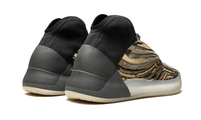Overkicks - Yeezy QNTM Amber Tint (GX1331) - par completo