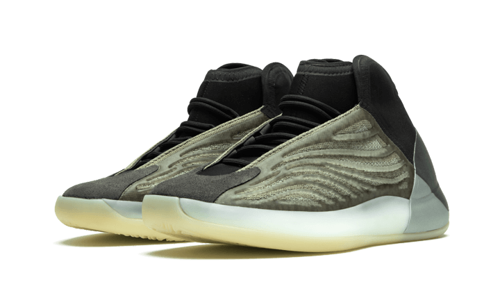 Overkicks - Yeezy QNTM Barium (H68771) - vista trasera