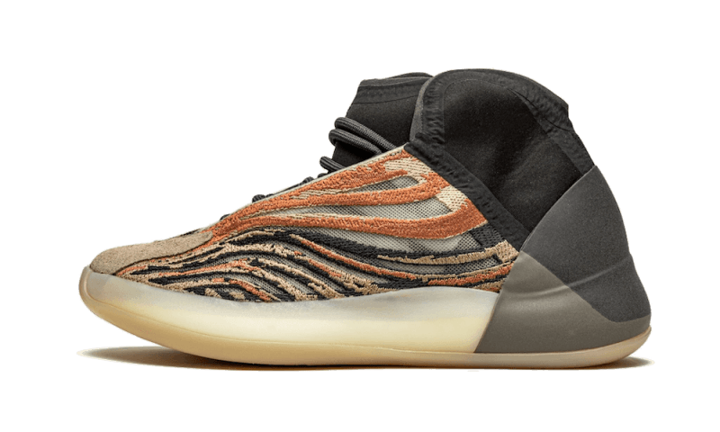 Overkicks - Yeezy QNTM Flash Orange (GW5314) - vista lateral