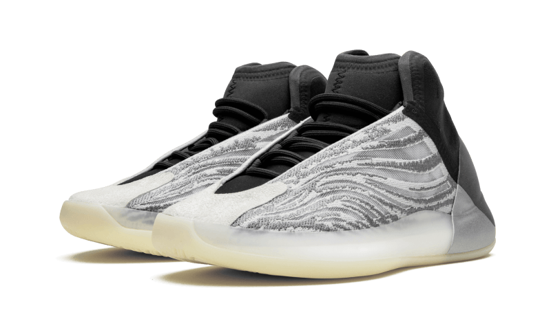 Overkicks - Yeezy QNTM (Lifestyle Model) (Q46473) - vista trasera