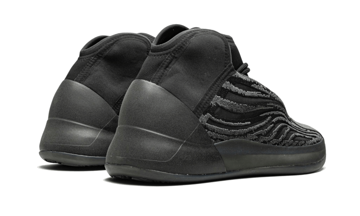 Overkicks - Yeezy QNTM Onyx (GX1317) - par completo