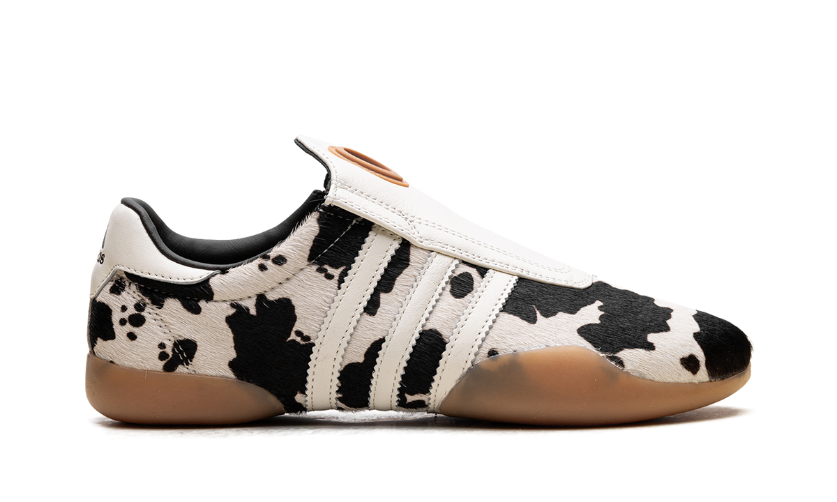 Overkicks - adidas Taekwondo Mei Cow Print (JS0297) - detalle talon