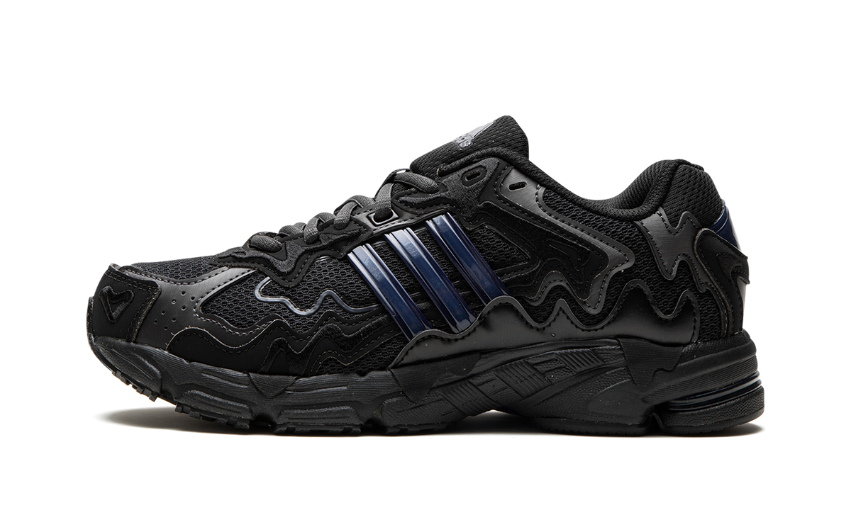 Adidas Response CL Bad Bunny Triple Black - vista lateral