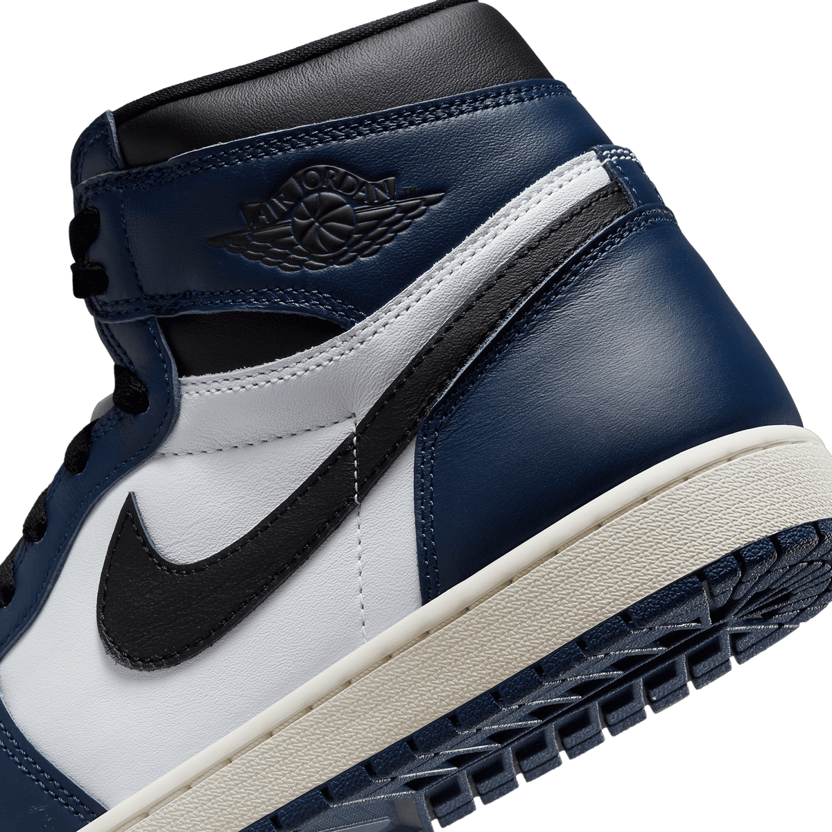 Air Jordan 1 Retro High OG Midnight Navy 6