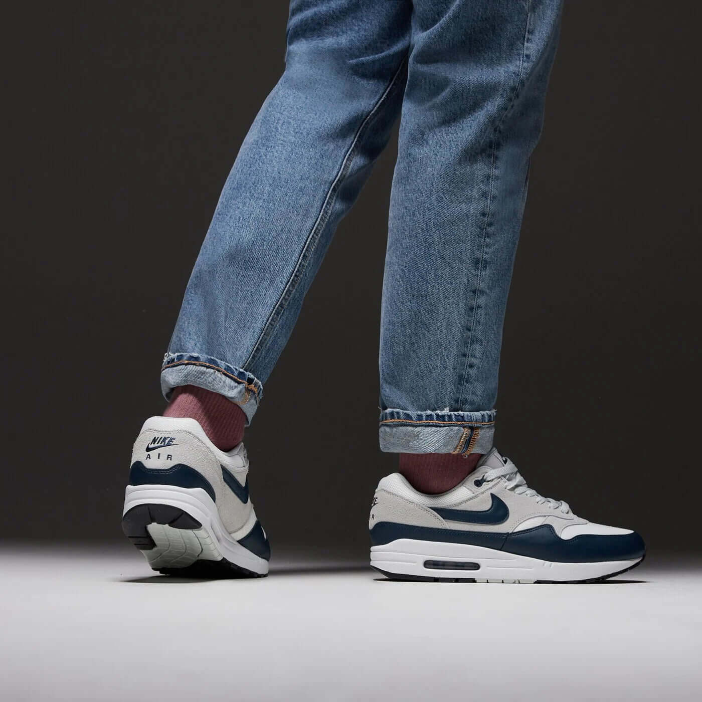 Nike Air Max 1 Essential Summit White Armory Navy 2